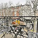 Charming, Cozy And Air-conditioned 17 Paris