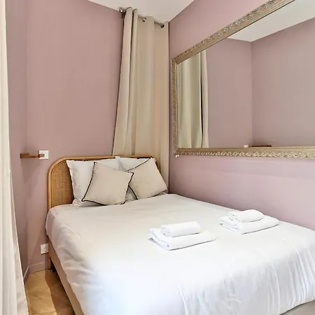 Charming, Cozy And Air-conditioned 17