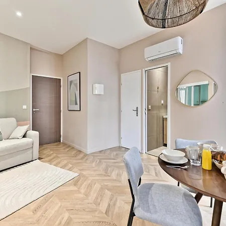 Charming, Cozy And Air-conditioned 17 Daire Paris