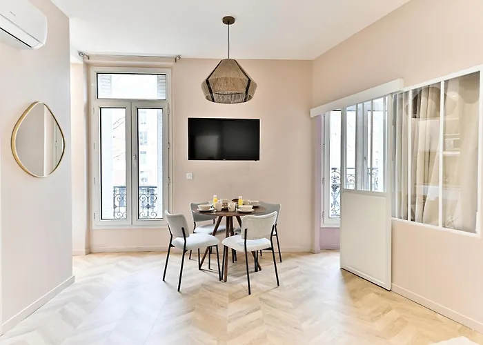 Appartamento Charming, Cozy And Air-conditioned 17 Parigi