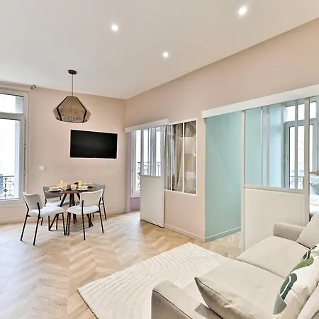 Charming, Cozy And Air-conditioned 17 Paris