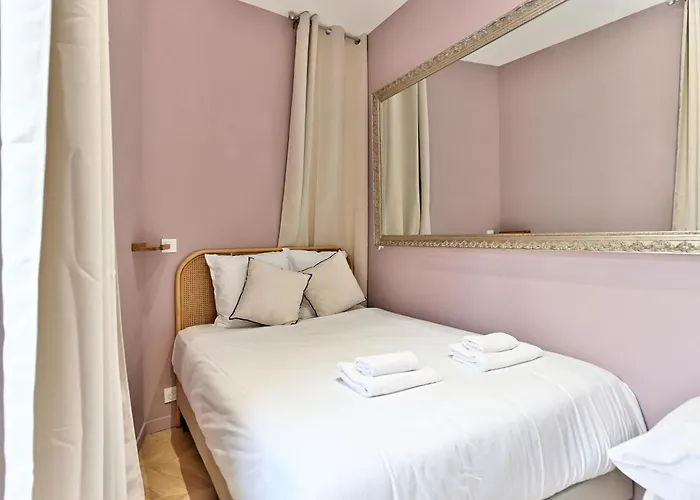 Charming, Cozy And Air-conditioned 17