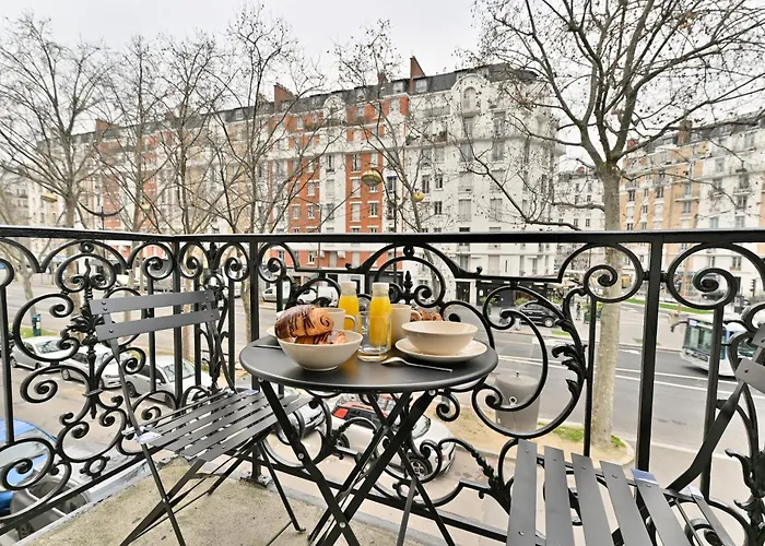Charming, Cozy And Air-conditioned 17 Paris